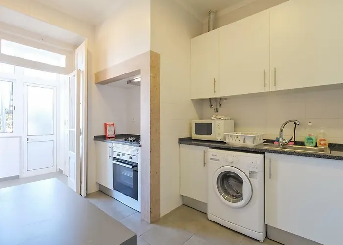 Guine 19 * ליסבון